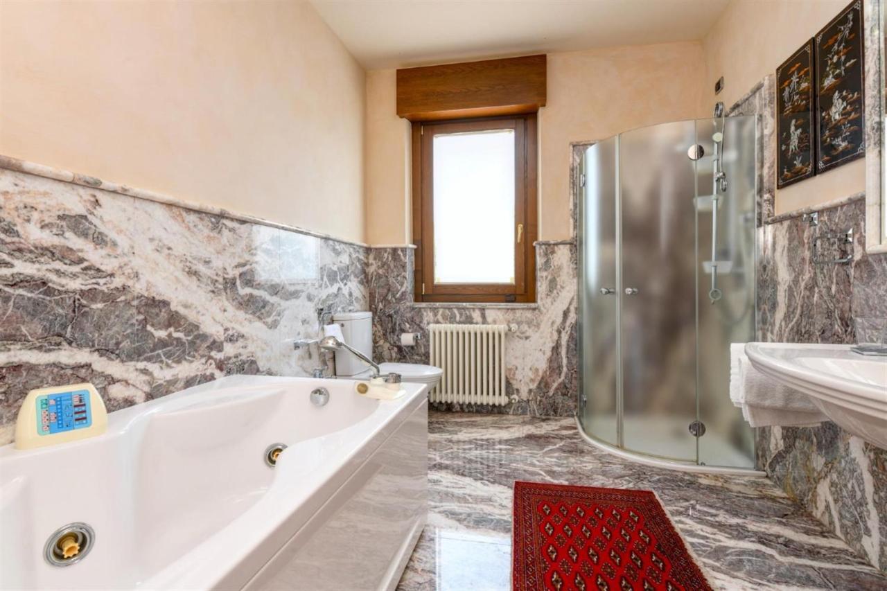 Private Luxury Villa With Pool Moniga del Garda Exterior photo