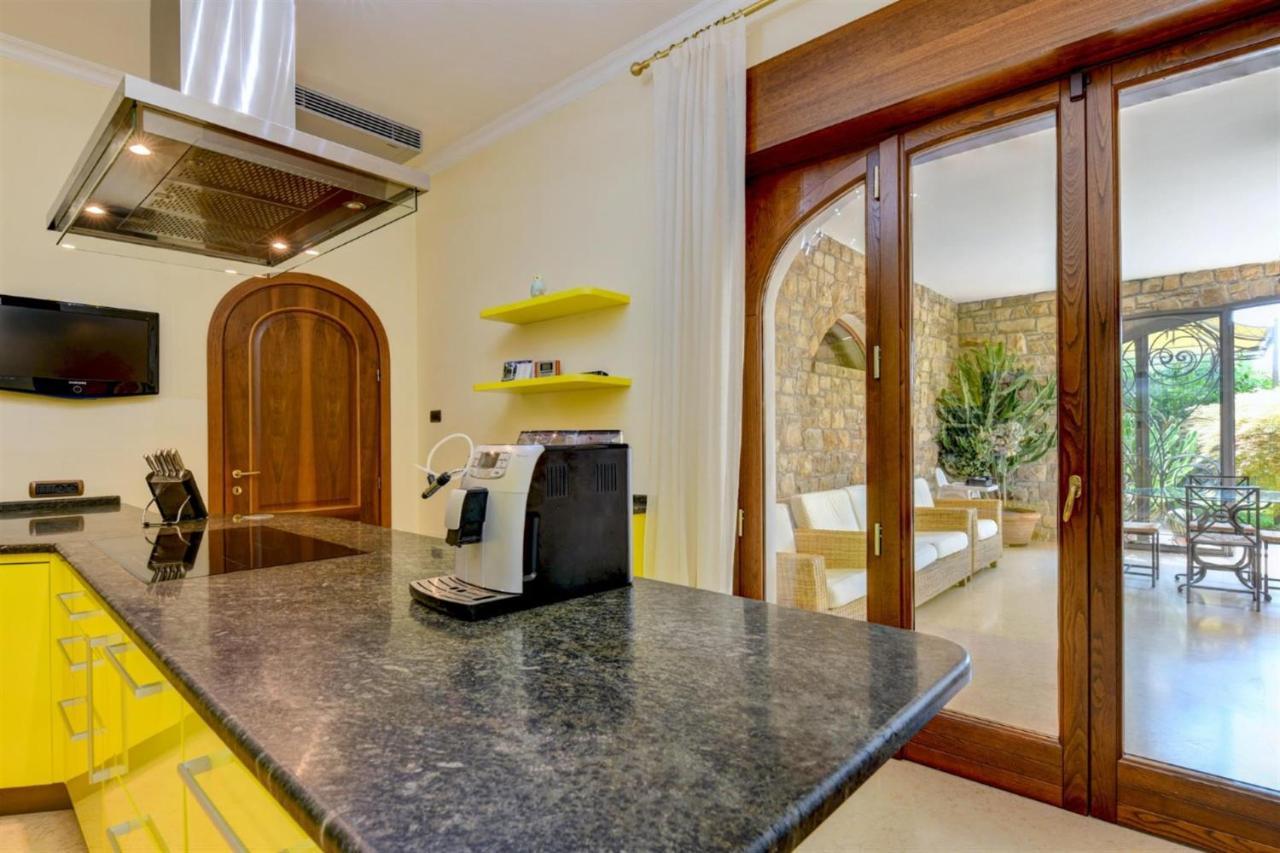 Private Luxury Villa With Pool Moniga del Garda Exterior photo