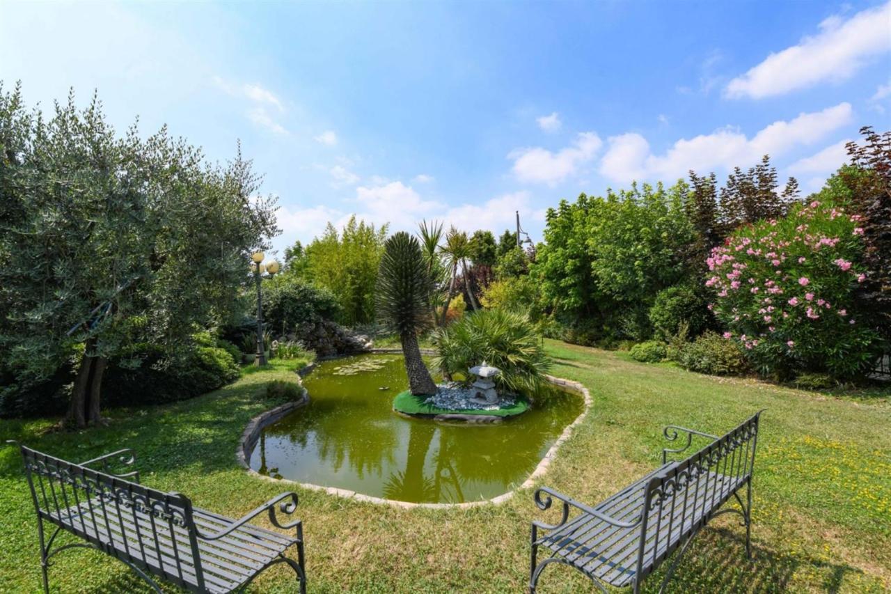 Private Luxury Villa With Pool Moniga del Garda Exterior photo